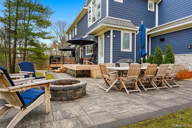 345 Dalebrook Lane, Bloomfield Hills, MI 48301