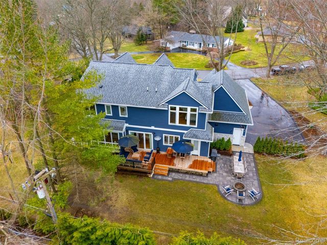 345 Dalebrook Lane, Bloomfield Hills, MI 48301