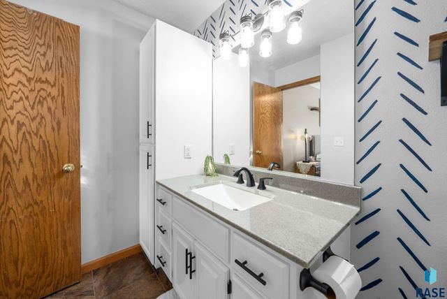 6812 W Hathaway Ln Lane, Sioux Falls, SD 57106