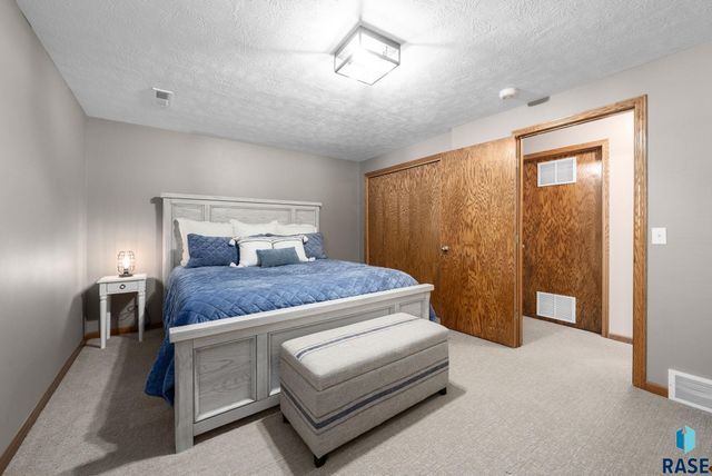 6812 W Hathaway Ln Lane, Sioux Falls, SD 57106