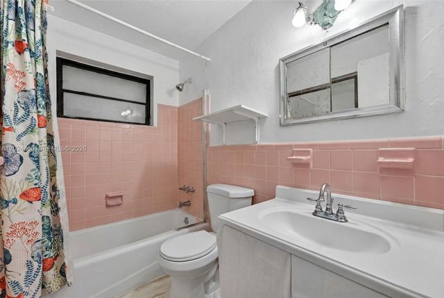 5931 NE 1st Ave, Oakland Park, FL 33334