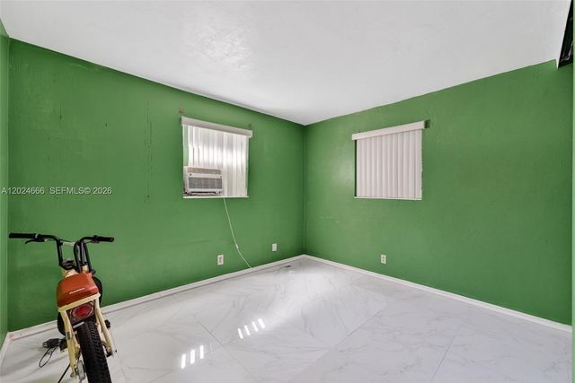 5931 NE 1st Ave, Oakland Park, FL 33334