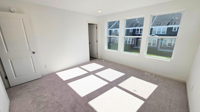 4744 AirLake Curve, Woodbury, MN 55129