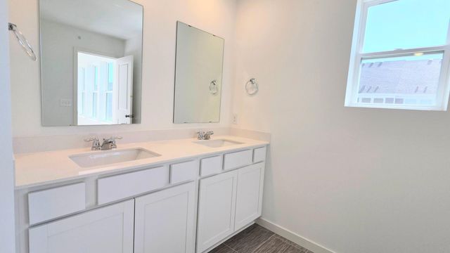 4744 AirLake Curve, Woodbury, MN 55129