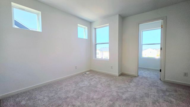 4744 AirLake Curve, Woodbury, MN 55129