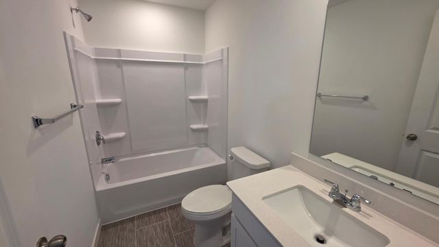 4744 AirLake Curve, Woodbury, MN 55129