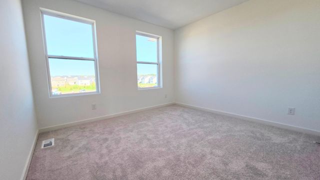 4744 AirLake Curve, Woodbury, MN 55129