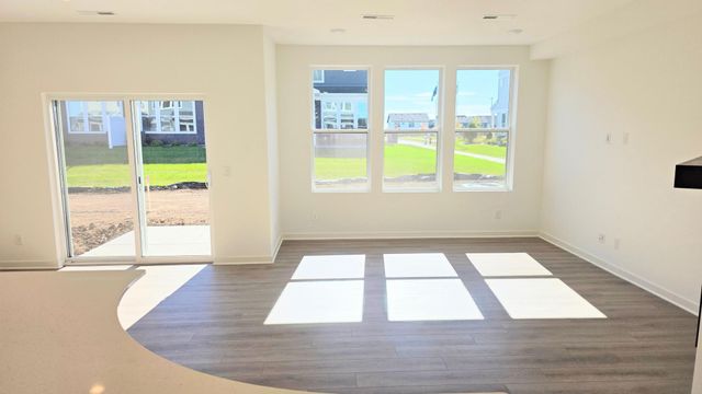 4744 AirLake Curve, Woodbury, MN 55129