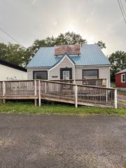 813 S 4th Street, Danville, KY 40422