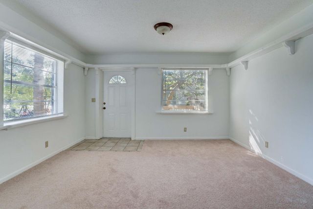 700 N Hepburn Avenue N, Jupiter, FL 33458