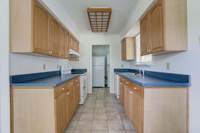 700 N Hepburn Avenue N, Jupiter, FL 33458