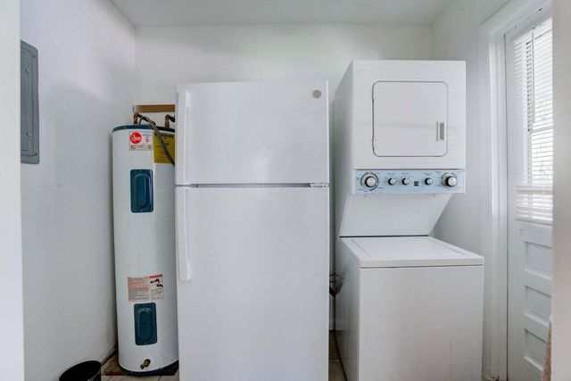 700 N Hepburn Avenue N, Jupiter, FL 33458