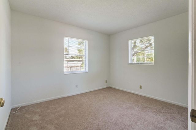 700 N Hepburn Avenue N, Jupiter, FL 33458