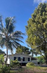 700 N Hepburn Avenue N, Jupiter, FL 33458