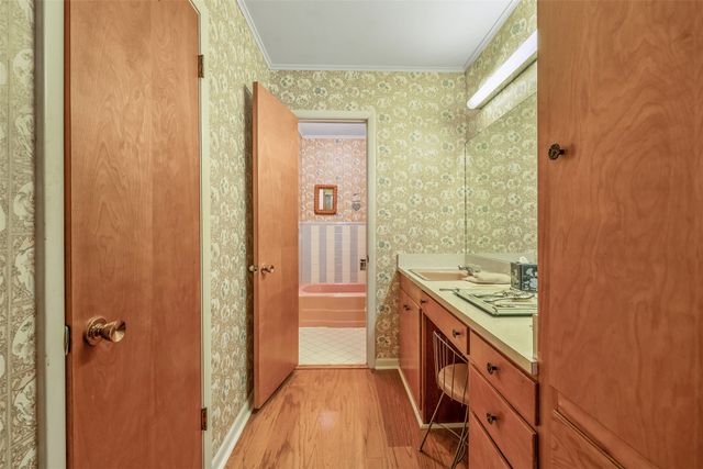 1858 S Dickinson Drive, Rusk, TX 75785