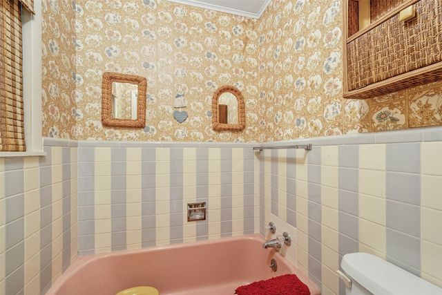 1858 S Dickinson Drive, Rusk, TX 75785