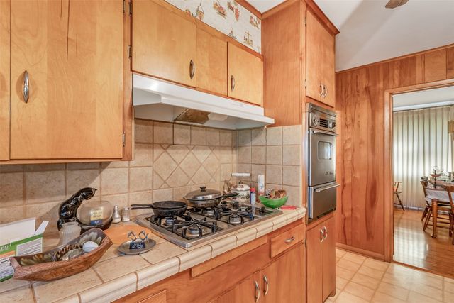 1858 S Dickinson Drive, Rusk, TX 75785