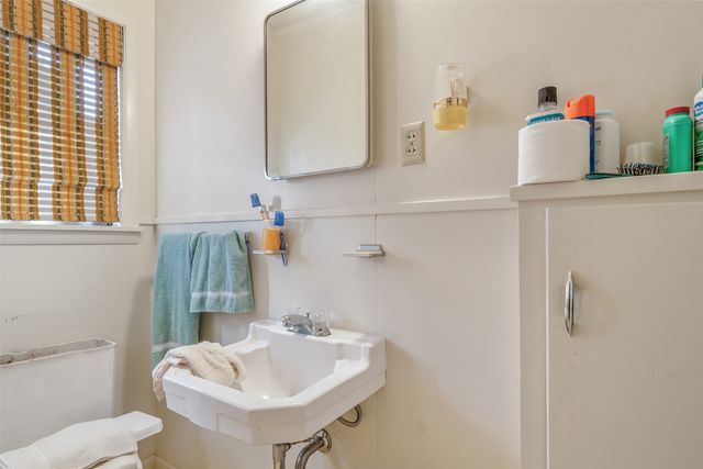 1858 S Dickinson Drive, Rusk, TX 75785