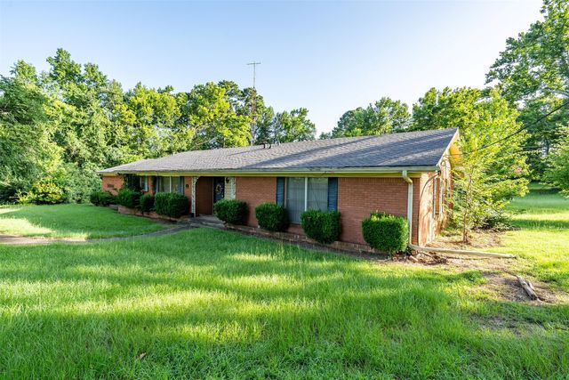 1858 S Dickinson Drive, Rusk, TX 75785