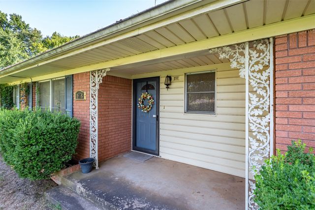 1858 S Dickinson Drive, Rusk, TX 75785