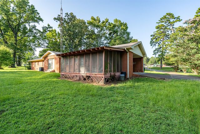 1858 S Dickinson Drive, Rusk, TX 75785