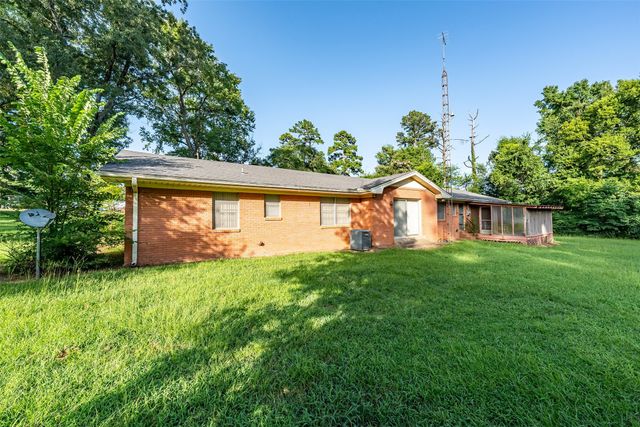 1858 S Dickinson Drive, Rusk, TX 75785