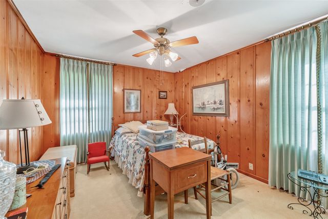 1858 S Dickinson Drive, Rusk, TX 75785