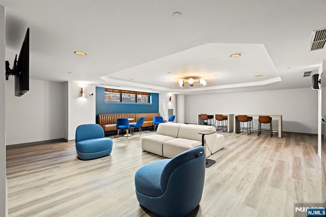 700 Grove Street 9-M, Jersey City, NJ 07310