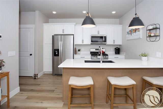 1864 St Peter Lane, Billings, MT 59101