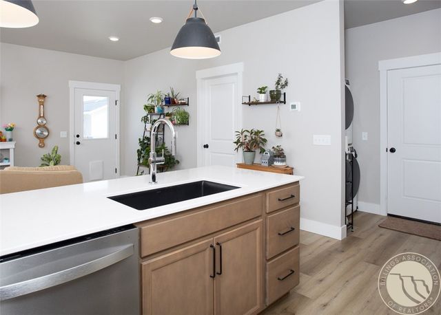 1864 St Peter Lane, Billings, MT 59101