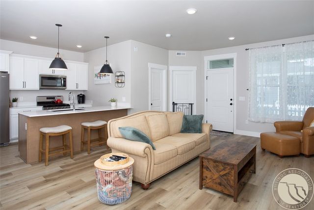 1864 St Peter Lane, Billings, MT 59101