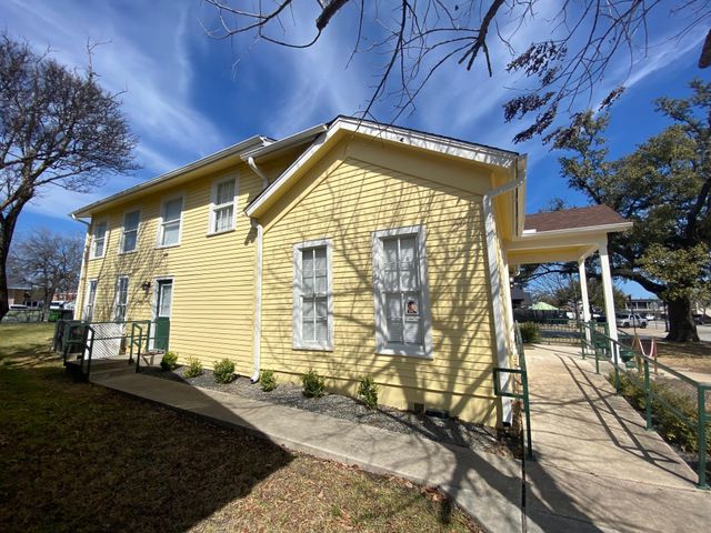 302 W Main ST 202, Round Rock, TX 78664
