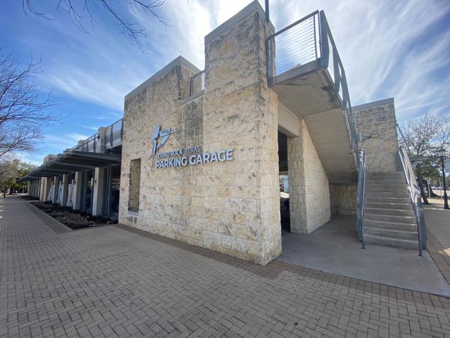 302 W Main ST 202, Round Rock, TX 78664