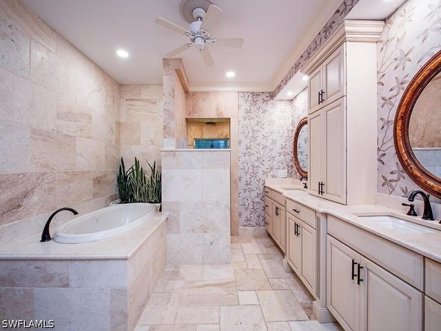 919 Sundrop CT, Marco Island, FL 34145