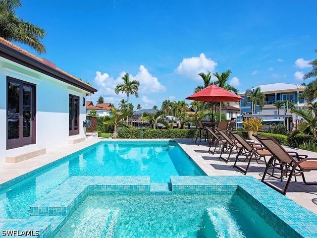 919 Sundrop CT, Marco Island, FL 34145