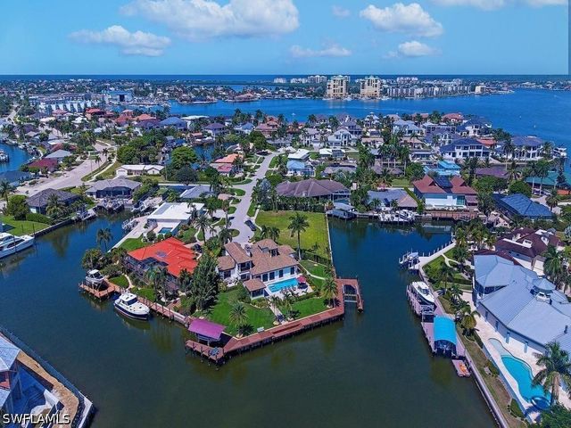 919 Sundrop CT, Marco Island, FL 34145