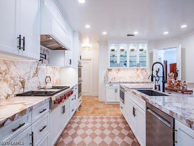 919 Sundrop CT, Marco Island, FL 34145