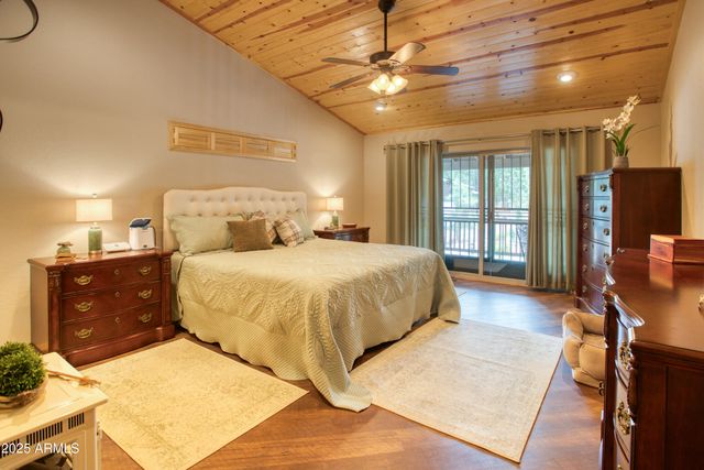 2050 CHRISTMAS PINE Road, Overgaard, AZ 85933