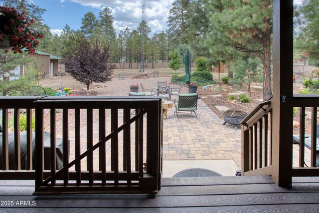 2050 CHRISTMAS PINE Road, Overgaard, AZ 85933