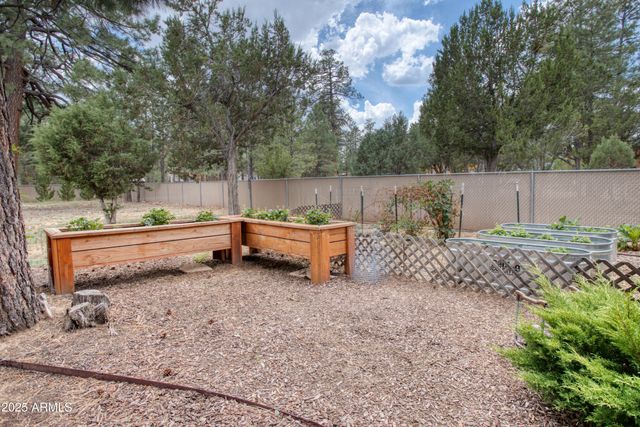 2050 CHRISTMAS PINE Road, Overgaard, AZ 85933