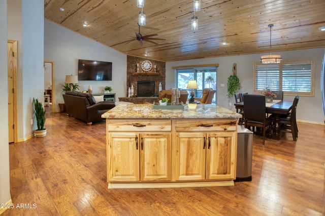 2050 CHRISTMAS PINE Road, Overgaard, AZ 85933