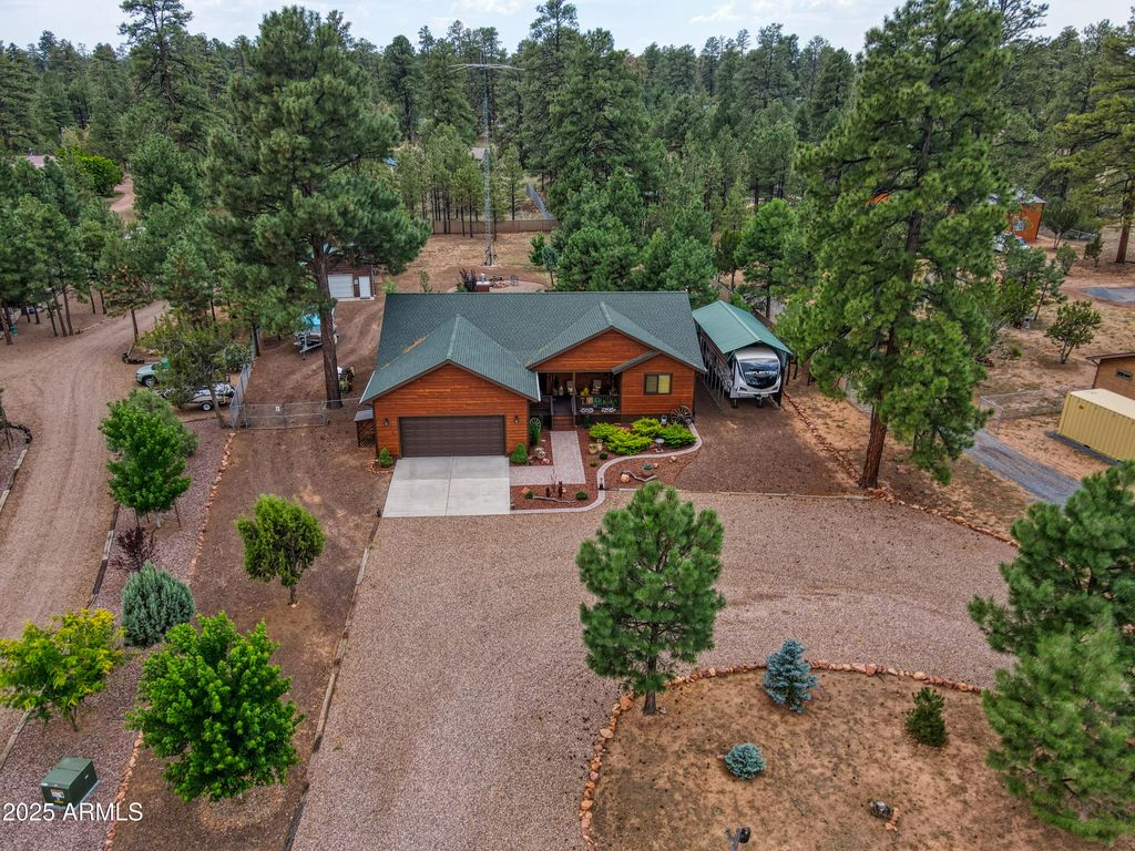 2050 CHRISTMAS PINE Road, Overgaard, AZ 85933