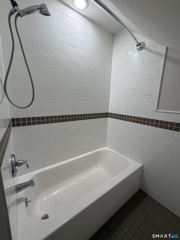 67 Beardsley Park Terrace 2nd & 3rd Fls., Bridgeport, CT 06610