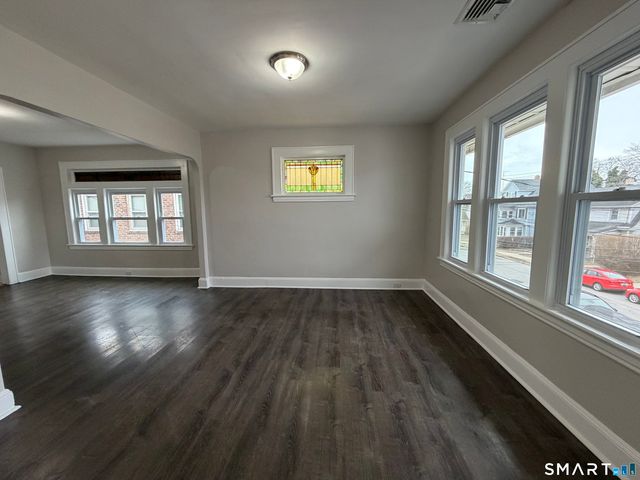 67 Beardsley Park Terrace 2nd & 3rd Fls., Bridgeport, CT 06610