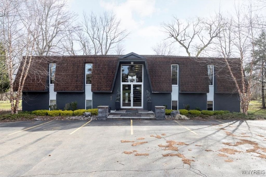 3605 Eggert Road, Orchard Park, NY 14127