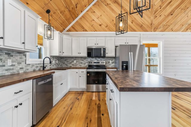 456 Pumpkin Creek Circle, Jamestown, KY 42629