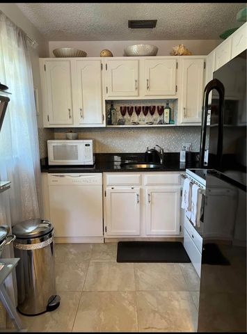 31 Lake Vista Trl Apt 203, Port St Lucie, FL 34952