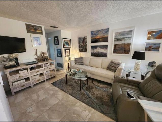 31 Lake Vista Trl Apt 203, Port St Lucie, FL 34952