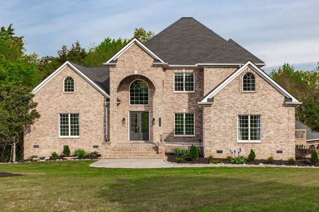 1146 Stirlingshire Dr, Hendersonville, TN 37075