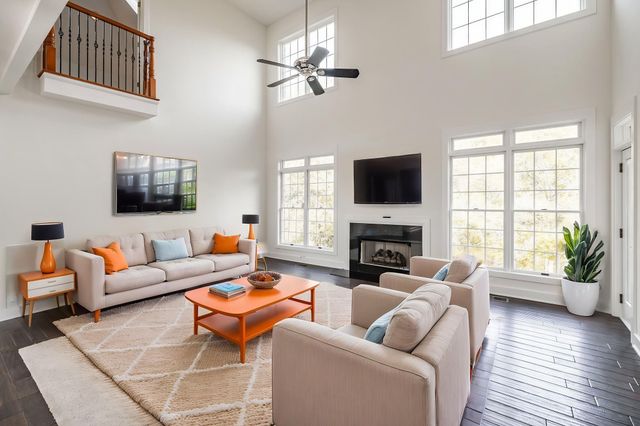 1146 Stirlingshire Dr, Hendersonville, TN 37075